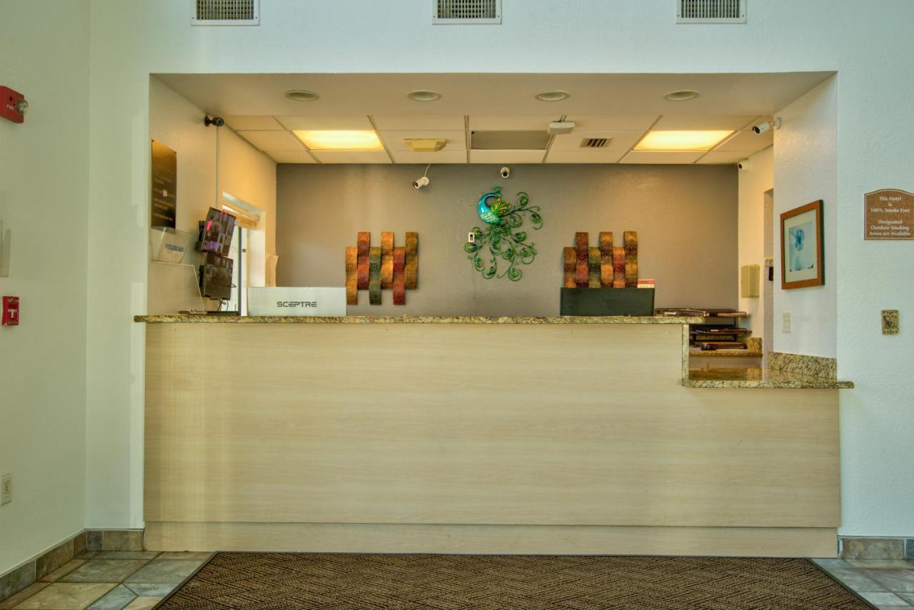 Clearwater Hotel Экстерьер фото