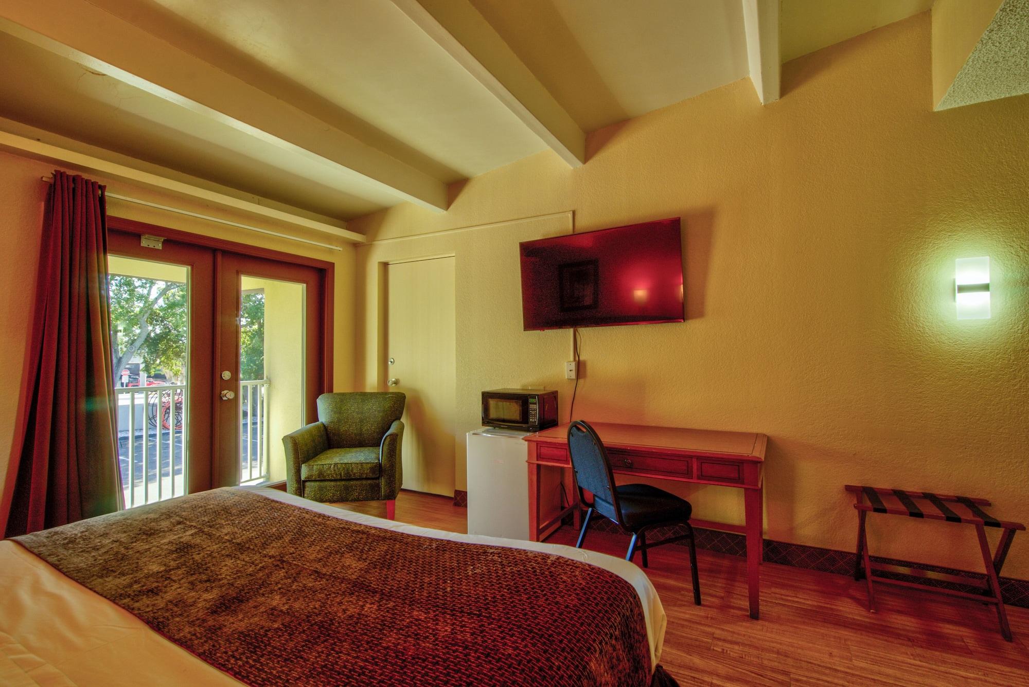 Clearwater Hotel Экстерьер фото