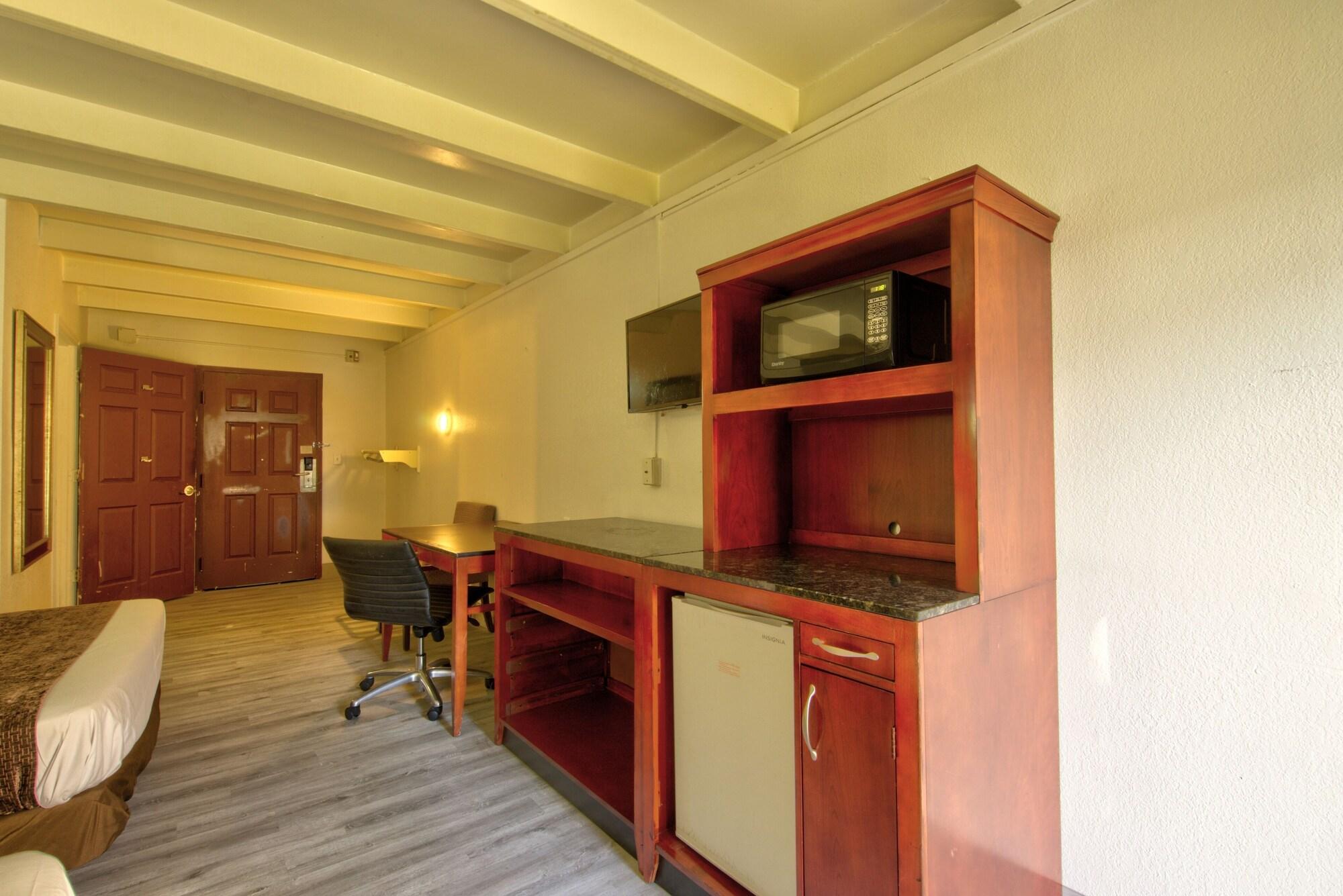 Clearwater Hotel Экстерьер фото